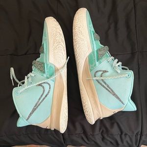 Kyrie 7 Basketball Shoe